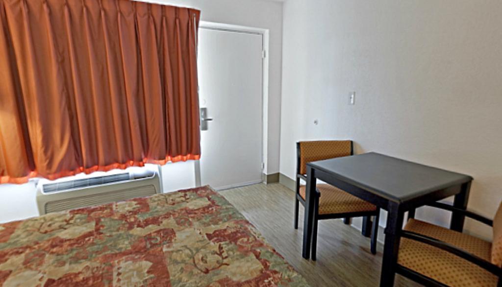 Econo Lodge Metropolis Szoba fotó