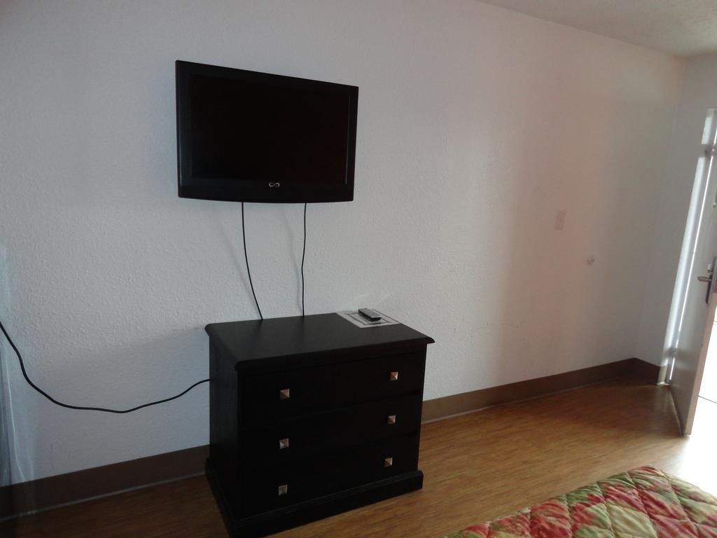 Econo Lodge Metropolis Szoba fotó